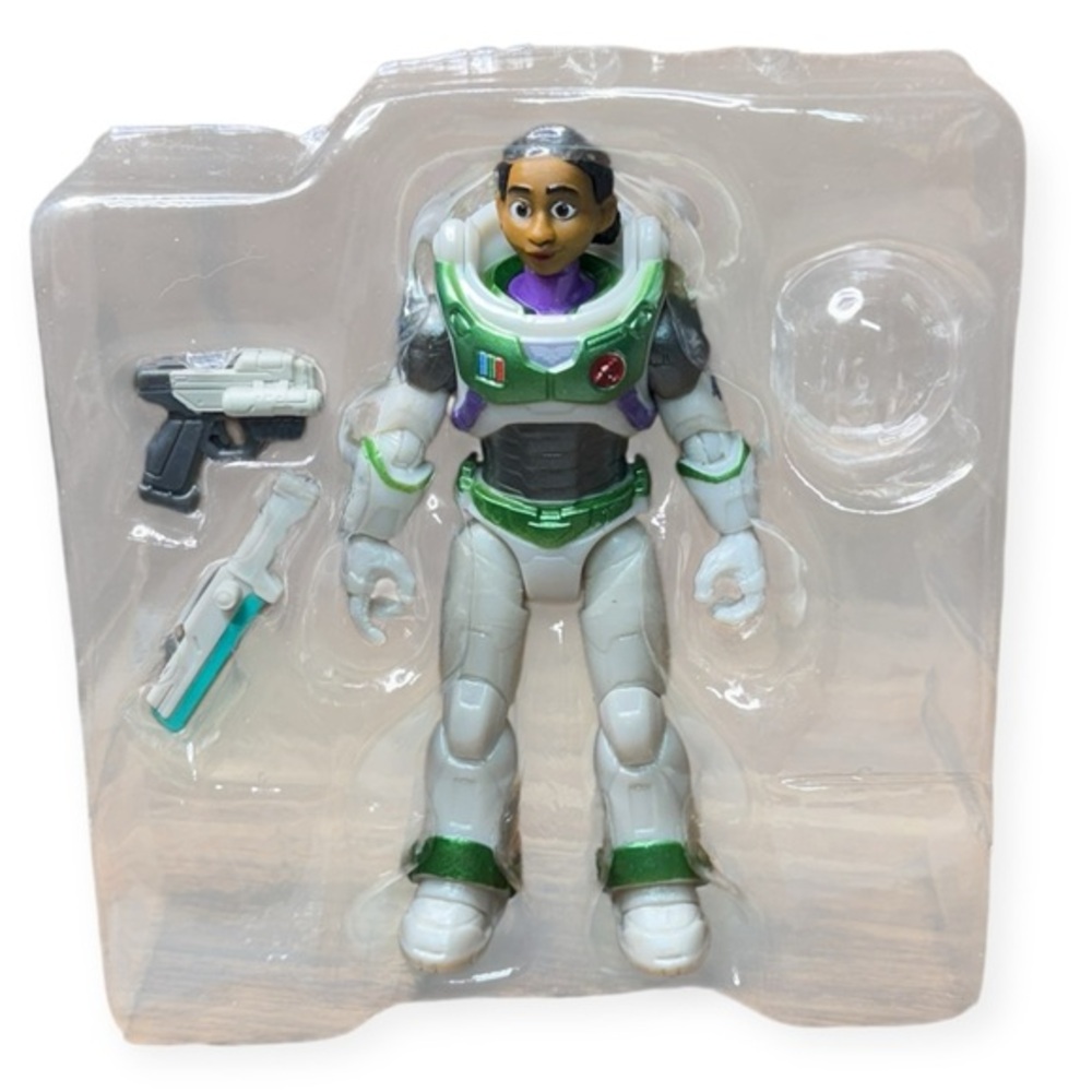 Disney Pixar Lightyear Mission Equipped Izzy Hawthorne‎ Action Figure